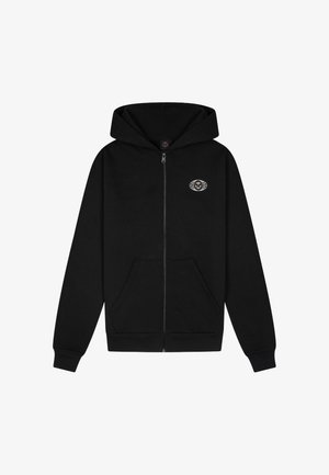 Zwarte hoodie met rits, een voorzak en een klein rond wit logo op de linkerborst, met capuchon en geribde manchetten.