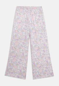 Helle rosa Schlafanzughosen mit weitem Bein, elastischem Bund und verspieltem pastellfarbenen Cartoon-Tier- und Süßigkeitenmuster in Gelb, Blau und Weiß.