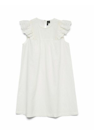 Hvid kjole uden ærmer med volanger på skuldrene, struktureret stof med broderede detaljer, og en nøglehulsåbning bagpå.