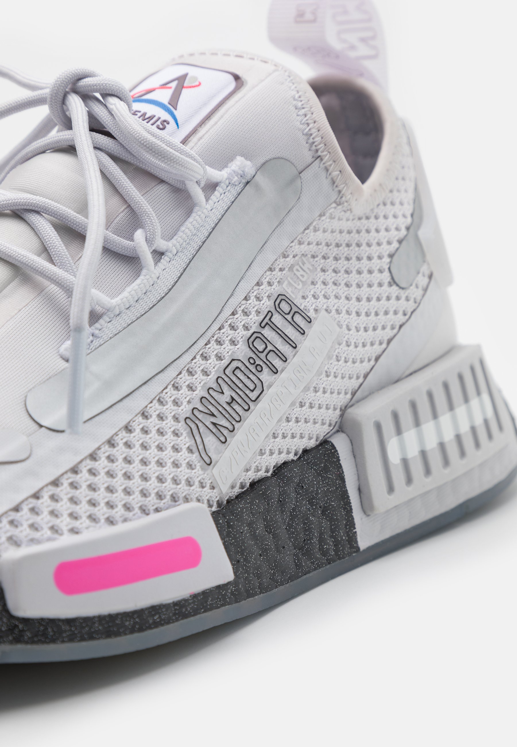 nmd_r1 speedlines boost