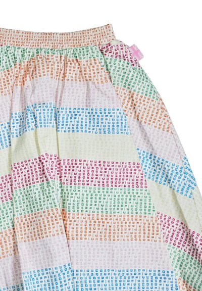 Gonna con vita elasticizzata e ampie strisce orizzontali in blu, verde, rosa, arancione e crema, con dettagli a motivo di piccoli quadrati.