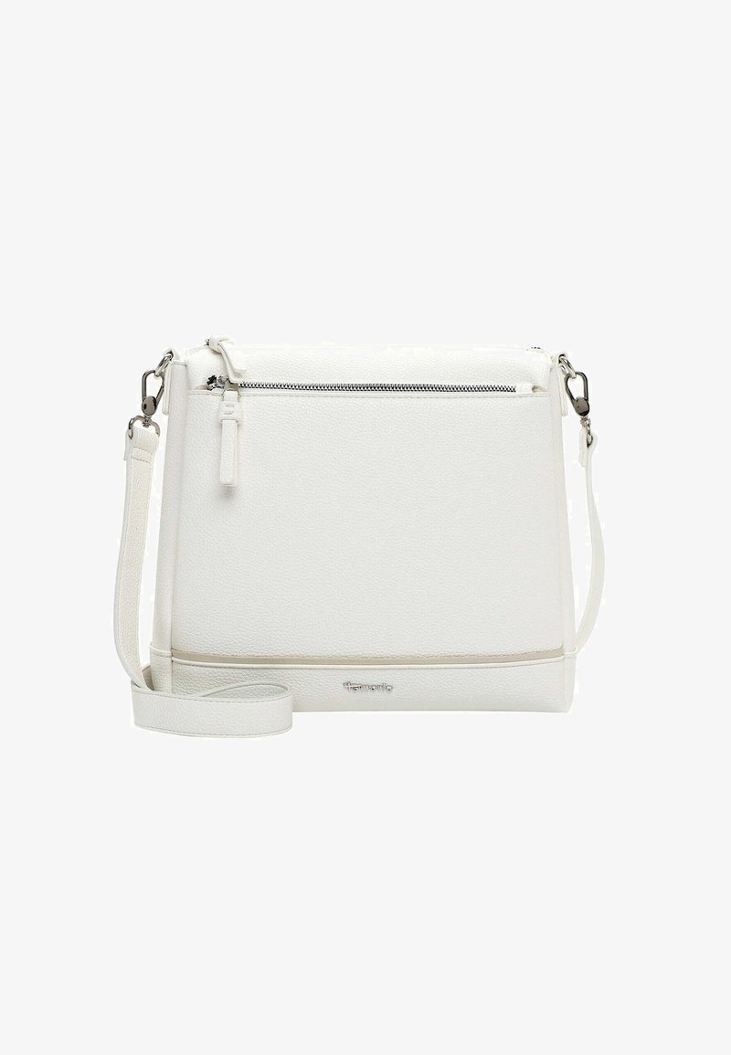 Hvid skuldertaske lavet af tekstureret læder, med top-lynlås, justerbar rem og subtil logodetalje på forsiden.