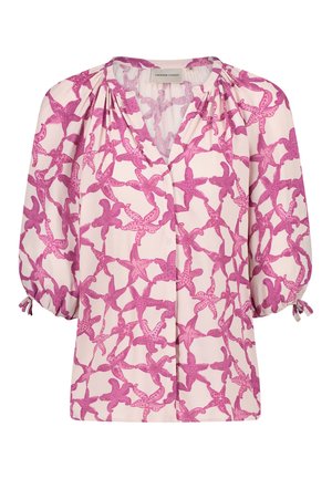 Pink blouse featuring a starfish pattern, with pleated shoulders and a loose fit. Made from lightweight fabric, it has elastic cuffs.