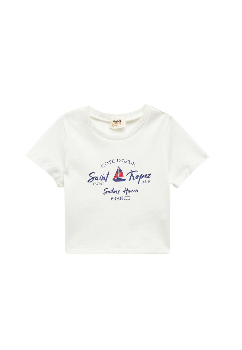 Camiseta de algodón blanca de manga corta, con un gráfico en azul marino de un velero y texto: "COTE D'AZUR Saint Tropez YACHT CLUB Puerto del Marinero FRANCIA."