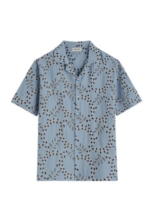 Chemise à manches courtes boutonnée bleu clair avec un motif de vigne feuillue en bleu foncé et beige.
