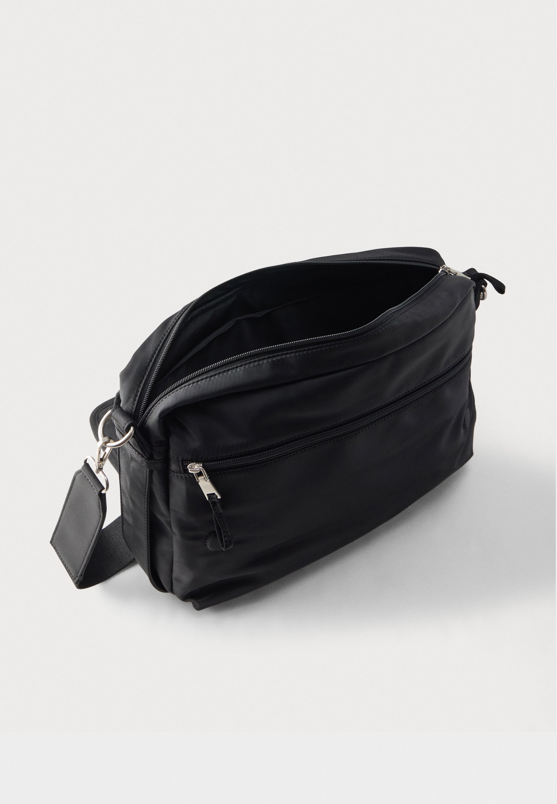 NN.07 PORT BUMBAG UNISEX - Bum bag - black - Zalando.co.uk