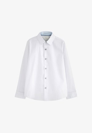 Hvid langærmet skjorte med knapper og krave, fem synlige knapper samt stribet inderkrave på hvid baggrund.