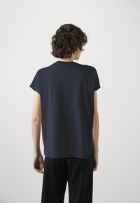Marc O'Polo DENIM SHORTSLEEVE CUT ON ROUNDNECK - Basic T-shirt - navy teal