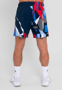 BIDI BADU NEW YORK - Pantalón corto de deporte - dunkelblau rot blau