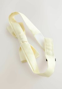 Valimata, butter yellow