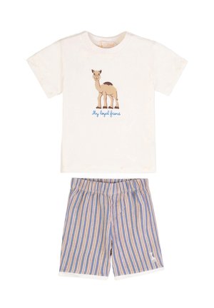 Completo per bambini con maglietta bianca a maniche corte con un cammello e la scritta "Il mio amico fedele", abbinata a pantaloncini a righe blu e beige.