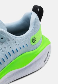 Nike Performance REACTX INFINITY  - Apavi skriešanai pa asfaltu - light armory blue/black/star blue/court blue/green strike/white