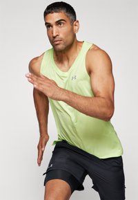 Under Armour LAUNCH - Toppi - morph green