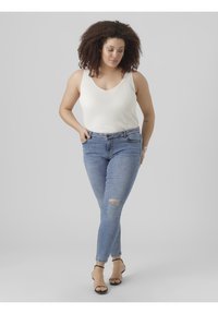 Vero Moda Curve - VMLYDIA SKINNY DESTR PLUS SIZE  - Oprijete (skinny) kavbojke - medium blue denim Miniaturna slika 1