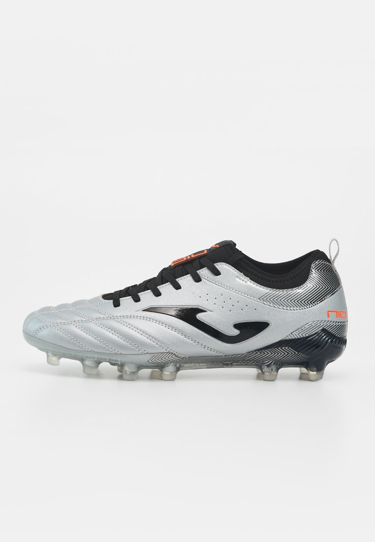 Botines de fútbol para terreno firme