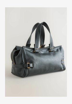 Juoda odinė rankinė su tekstūruotu paviršiumi, dviem rankenomis ir auksinėmis detalėmis. Turinti užtrauktuką šoninėje kišenėje, siekiant didesnio patogumo.