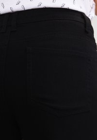 Even&Odd Shorts vaqueros - black