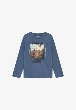 T-shirt à manches longues bleu en coton avec une impression graphique portant le texte "CHAMPIONS DES DRIBBLEURS EN BORD DE TERRAIN" et des illustrations d'une scène de basket.