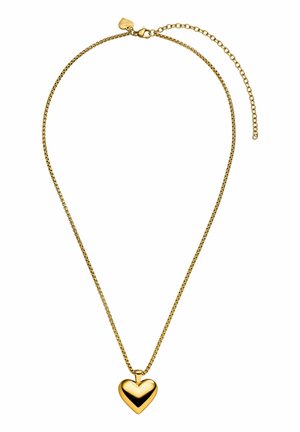 Collier en chaîne dorée avec pendentif en forme de cœur poli et fermeture à clip ajustable sur fond blanc.