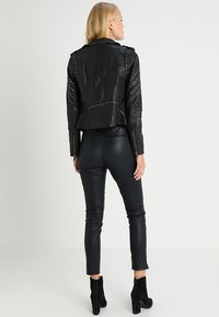 Maze TITANA - Skinnjacka - vintage black