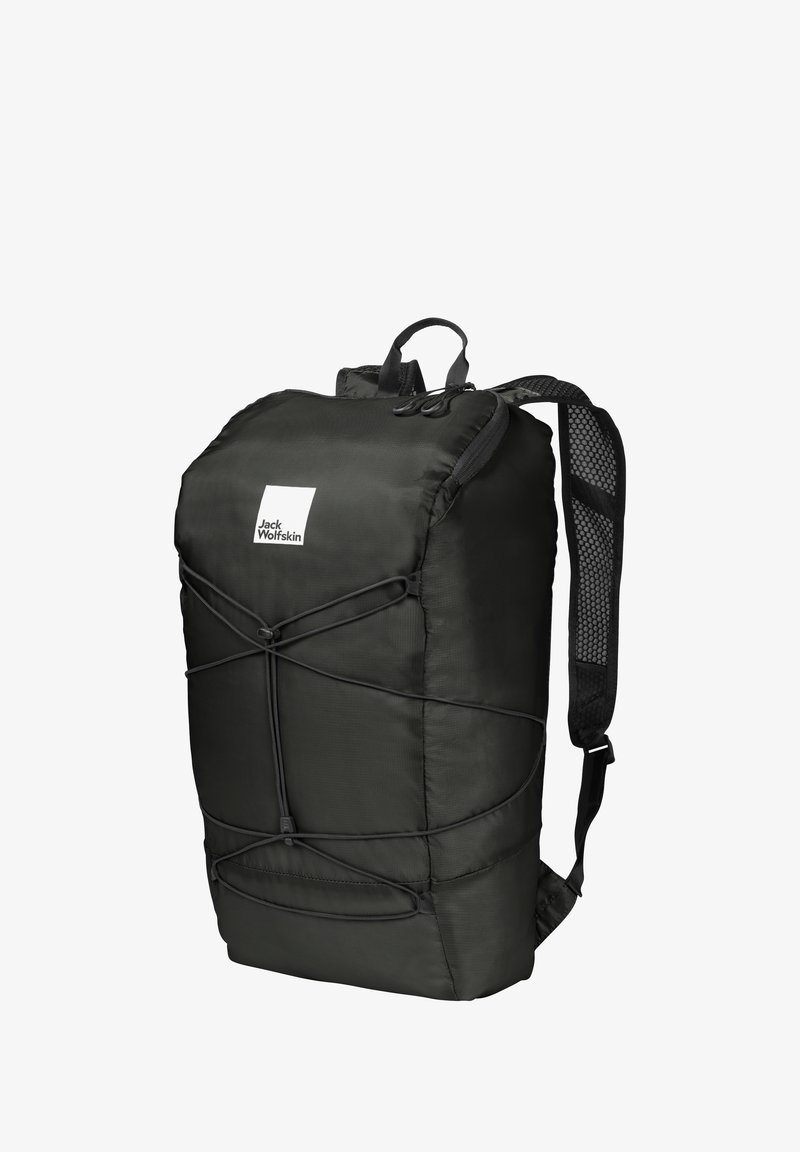 Zaino in tessuto nero con spallacci regolabili, dettagli in corda elastica sulla parte anteriore e logo etichettato. Pannello posteriore testurizzato per ventilazione.