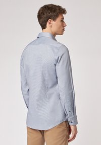 ROY ROBSON SLIM FIT MIT LEICHTER STRUKTUR - Zakelijk overhemd - grau