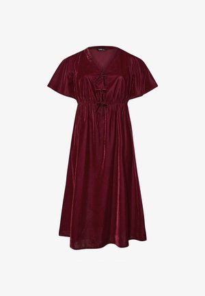 Bordeaux-farbenes Samtkleid mit V-Ausschnitt, kurzen Ärmeln, tailliertem Schnitt und drei Schleifenakzenten vorne zur Dekoration.