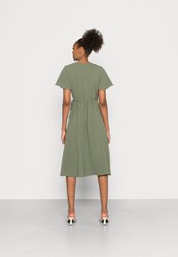 VILA VILOVIE WRAP DRESS - Denní šaty - four leaf clover