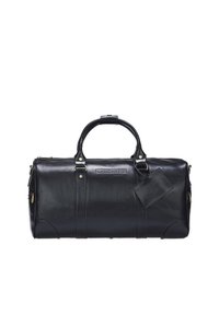 Czarna skórzana torba podróżna z podwójnymi uchwytami, złotymi akcentami, zamknięciem na zamek i metką bagażową. Gładka faktura i usztywniony kształt.
