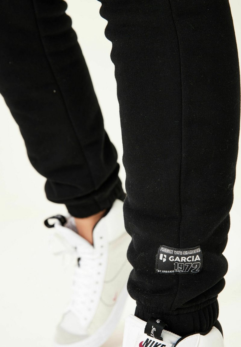 Garcia Träningsbyxor - off black