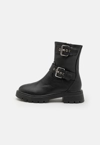 JONSY - Aulinukai su platforma - black