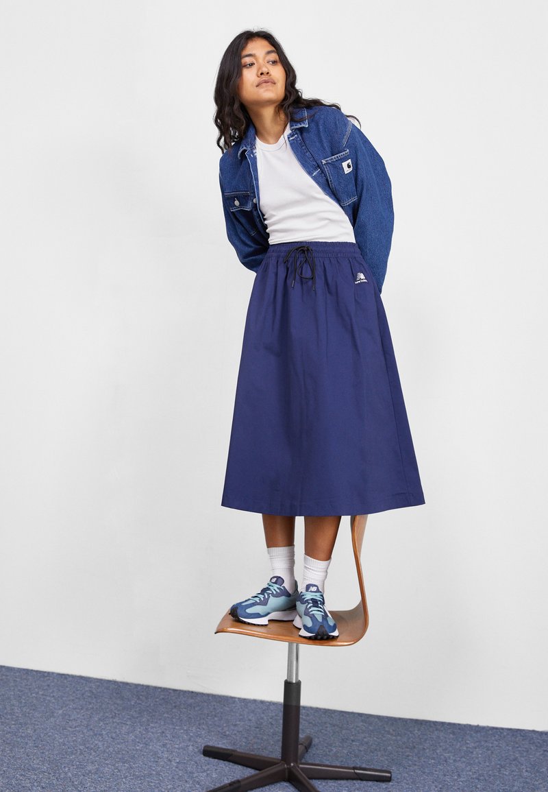 New Balance Falda acampanada - Imagen 2