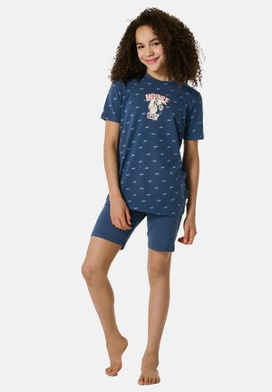 Blaues Baumwoll-T-Shirt mit Pferdegrafik und sich wiederholenden kleinen Pferdemotiven, kombiniert mit passender blauer Shorts. Weiches Material, lässige Passform.