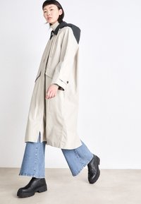 Barbour ALEXA NATALIE TRENCH COAT - Casaco impermeável - mist/dress stewart
