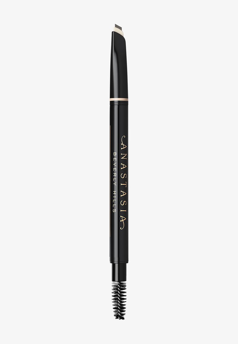 Crayon à sourcils noir à pointe biseautée avec pinceau goupillon et texte doré « Anastasia Beverly Hills » sur le côté.