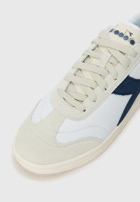 Diadora KICK - Trainers - white