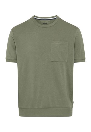 T-shirt manches courtes vert olive avec col rond, poche poitrine côté gauche, poignets et ourlet côtelés, étiquette de marque à l'intérieur du col.