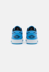 Jordan AIR JORDAN 1 UNISEX - Baskets basses - black/university blue/white