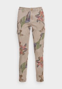 Beige katoenen cargo-broek met bloemenprint, voorzien van levendige meerkleurige bloemen- en bladpatronen, ritszaken en een slim fit ontwerp.