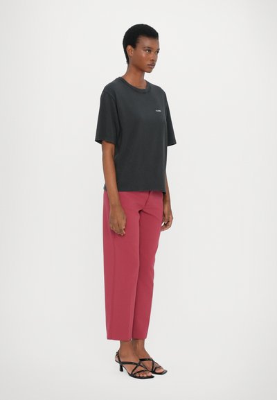 CLOSED RELAXED - T-shirt - bas - black