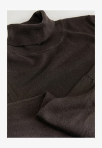 Atlasīts, chocolate brown