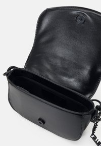 Steve Madden BCINEMA - Bolso de mano - black