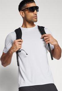The North Face TEE GRAPHIC  - Sports T-shirt - mystic haze