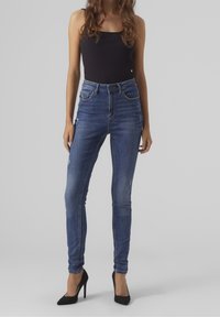 Vero Moda Vaqueros pitillo - dark-blue denim