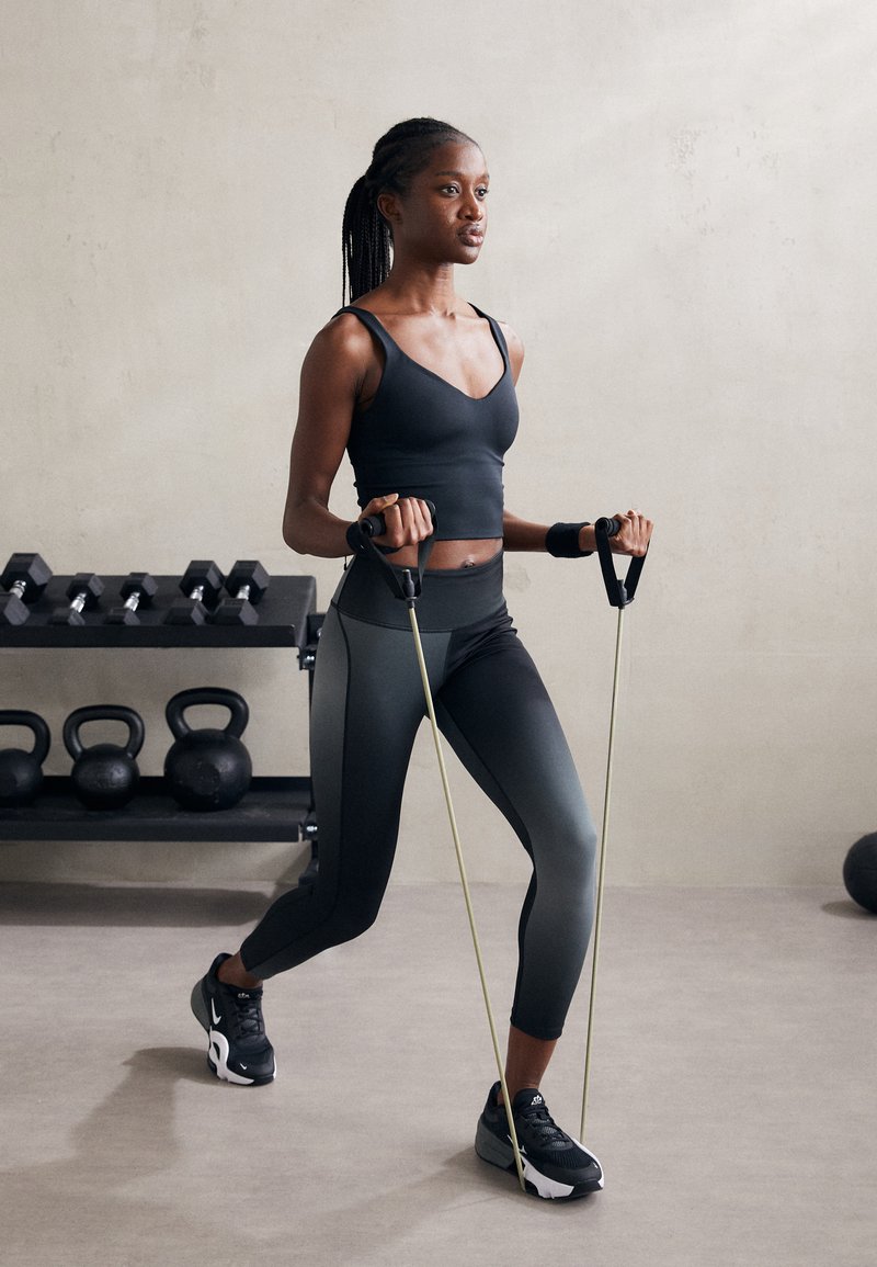 Nike Performance Brassières de sport à maintien normal - Photo 2