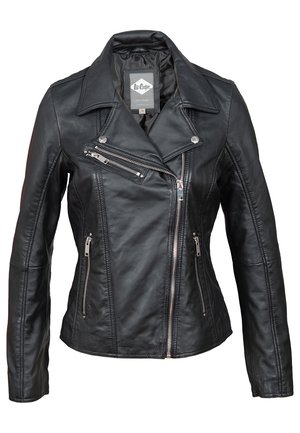 Veste en cuir noir de style biker avec une fermeture à glissière asymétrique, un col à revers et deux poches latérales zippées. Texture lisse et design ajusté.