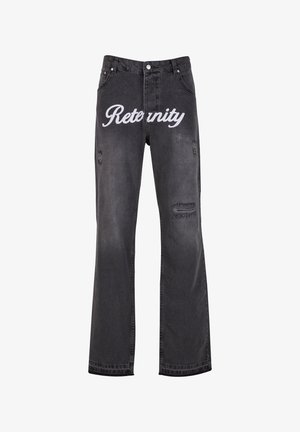 Melnas platu kāju džinsus ar nodilušiem elementiem un izdrukātu vārdu "Reternity" baltā krāsā uz priekša. Izgatavoti no džinsa ar teksturētu apdari.