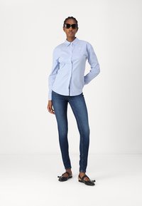 HUGO THE GIRLFRIEND SHIRT - Palaidinė - light blue