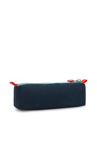 Estuche rectangular de color azul marino con cierre de cremallera azul claro, tirador de cremallera plateado y lengüetas de tela rojas en cada extremo.