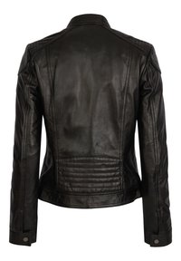 Giacca in pelle nera con pannello posteriore trapuntato, design aderente e dettagli con bottoni a pressione sui polsini e sul colletto. Texture liscia.